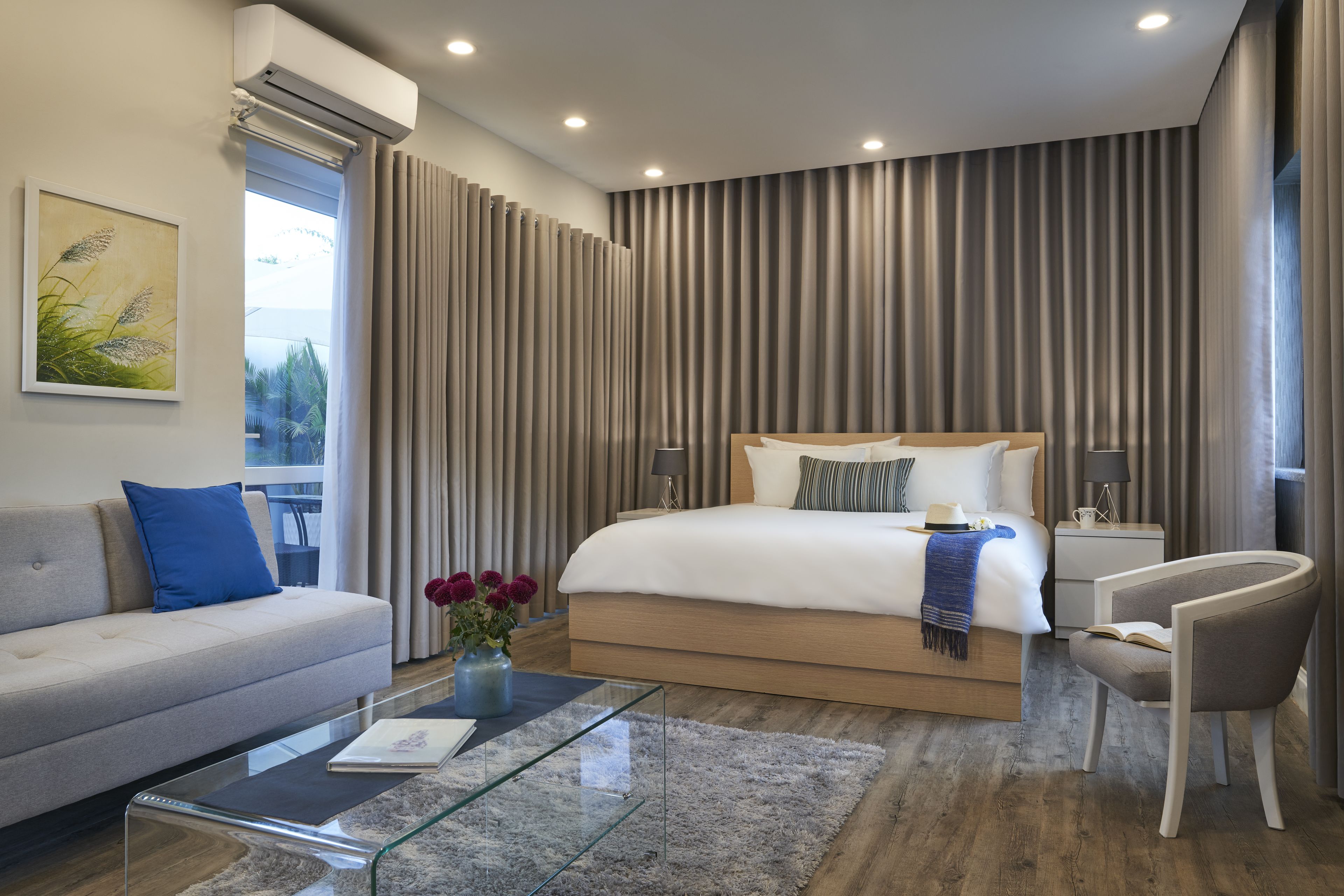 hillview jacuzzi suite | premium bedding, in-room safe, blackout curtains, iron/ironing board