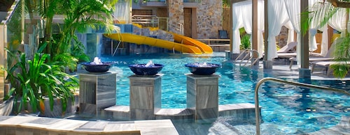 The Wind Resort - Tropical Hillside Escape