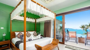 A four-poster bed with a canopy, a wooden bench, and a view of the ocean through a glass door. - 180 ‘ seaview fisherman bophut night market north coast, betwen Meanam Chaweng , (Bophut)
