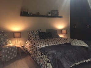 2 habitaciones, insonorización y tabla de planchar con plancha 