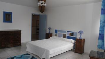 3 chambres, fer et planche Ă repasser, lit parapluie, Wi-Fi