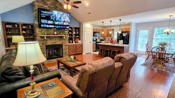 TV, fireplace