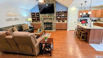 TV, fireplace