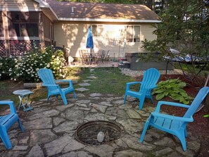 Terrace/patio - DOG FRIENDLY! HOTUB! WARREN DUNES (Sawyer)