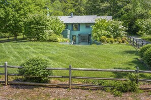 Exterior - Wintersun Cottage, Disc Golf Mecca, 2 Pvt Courses, 4 mi trails, A'ville 20 min (Fairview)