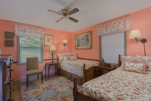 4 bedrooms, in-room safe, iron/ironing board, free WiFi - Wintersun Cottage, Disc Golf Mecca, 2 Pvt Courses, 4 mi trails, A'ville 20 min (Fairview)