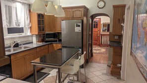 Fridge, microwave, oven, stovetop - 3 floors character house (Winnipeg)