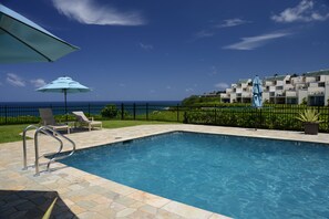 Et oppvarmet basseng