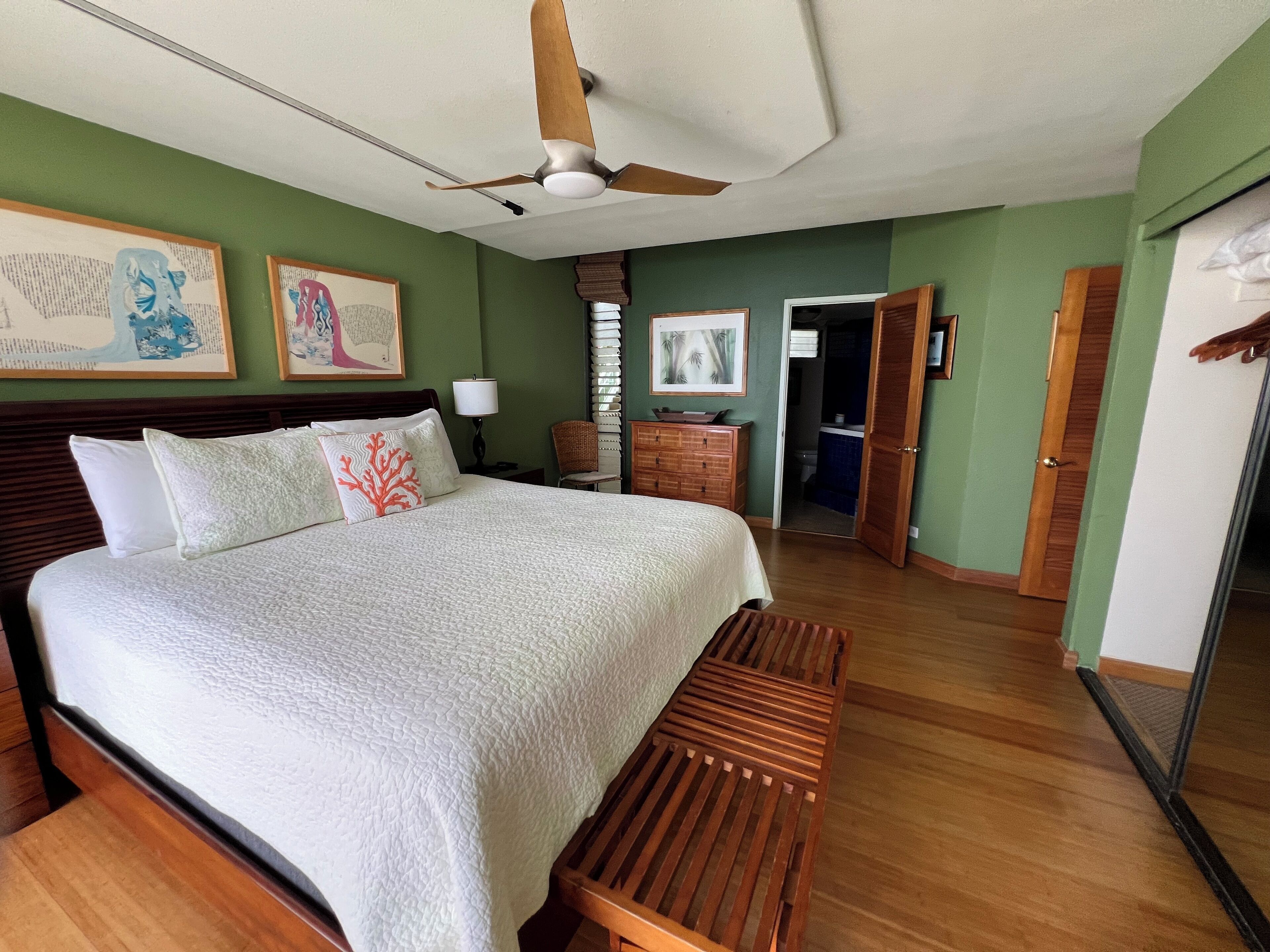 2 bedrooms, iron/ironing board, free WiFi, bed sheets