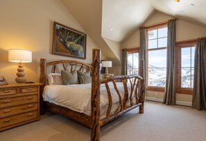 5 soverom, strykejern/-brett, reiseseng for barn og wi-fi (inkludert)