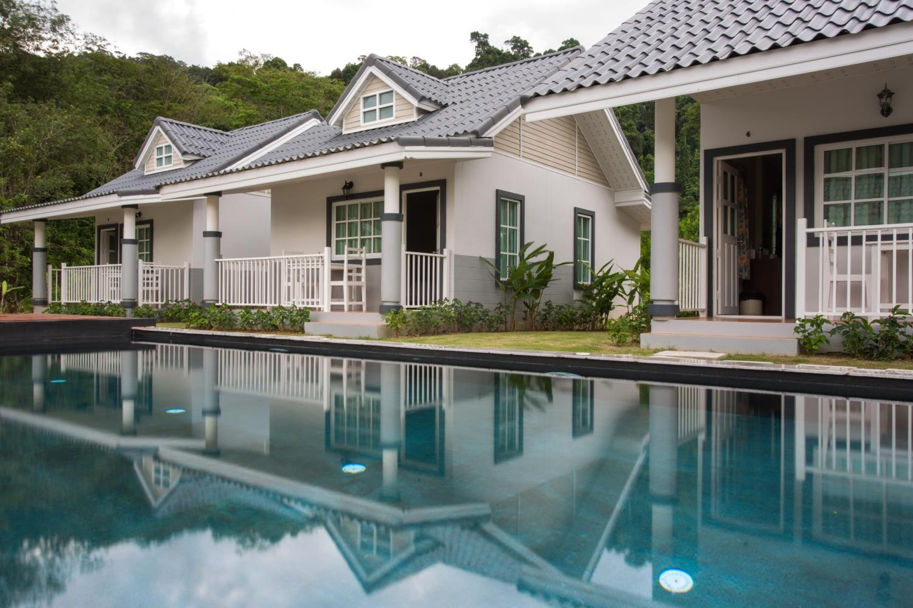 Photo - Suksompong Resort