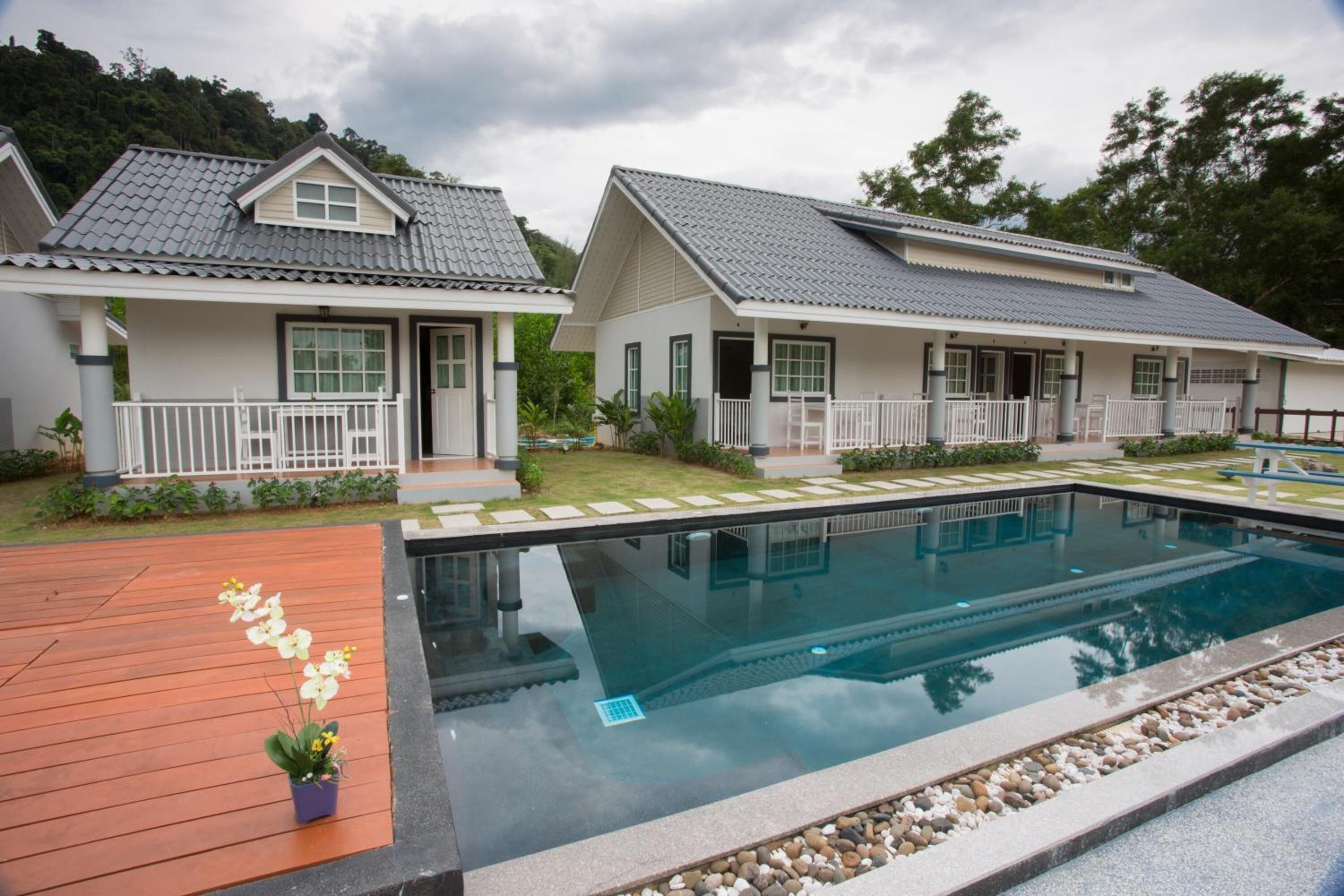 Photo - Suksompong Resort