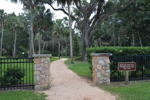 Property grounds - Cozy Family Pool Home in Palm Coast (Palm Coast)