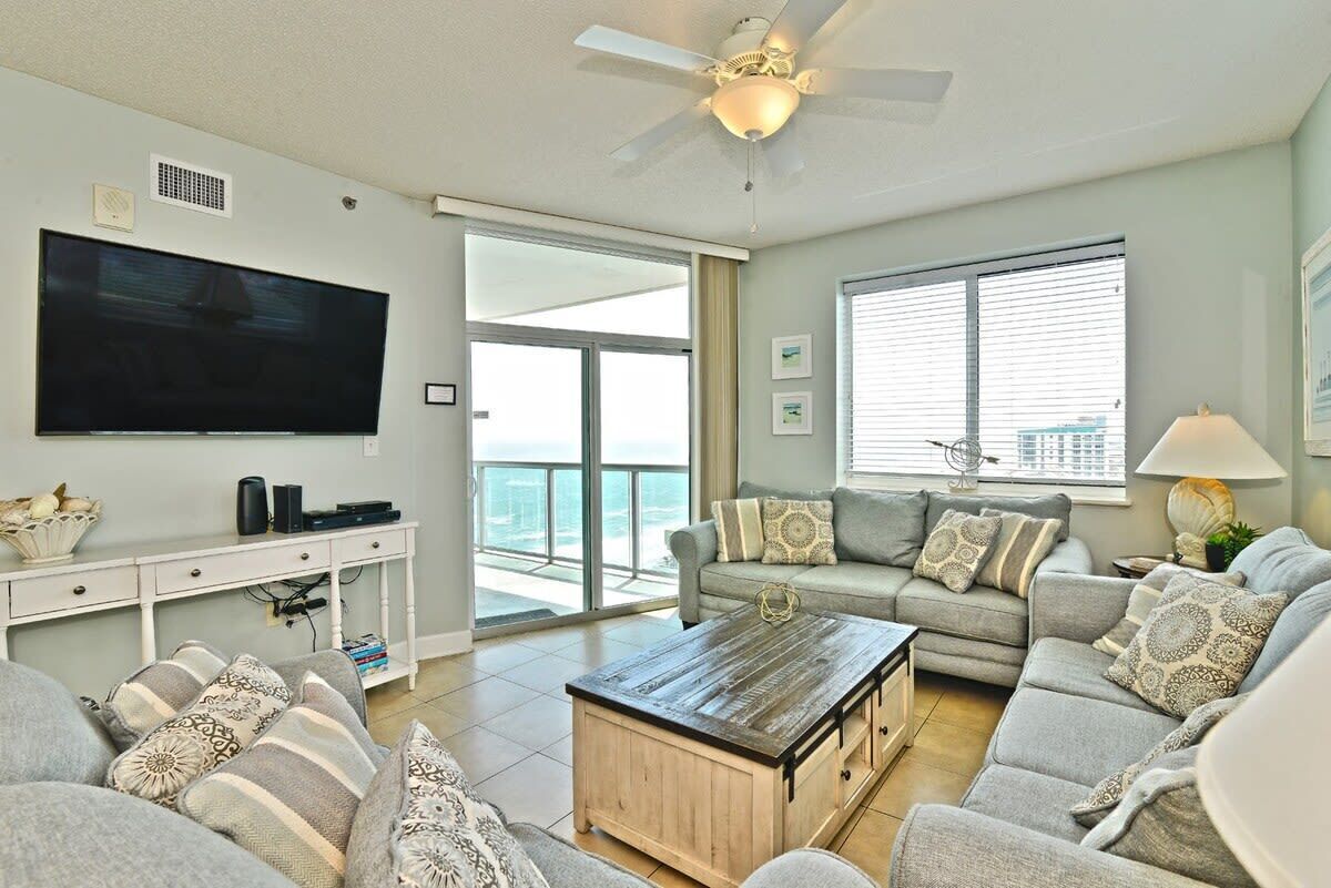 Una televisión, un reproductor de DVD