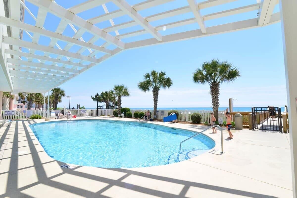 Una piscina cubierta