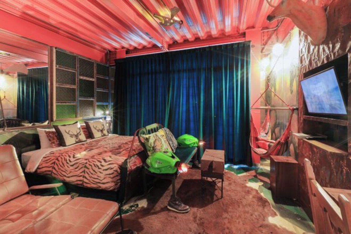In-room safe, desk, blackout curtains, free WiFi