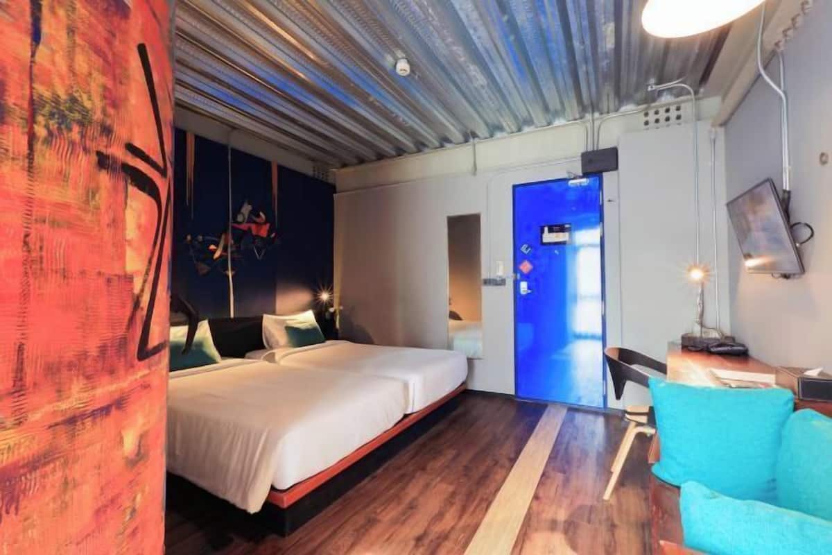 In-room safe, desk, blackout curtains, free WiFi