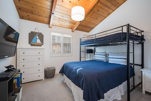 3 habitaciones, tabla de planchar con plancha, wifi y ropa de cama 