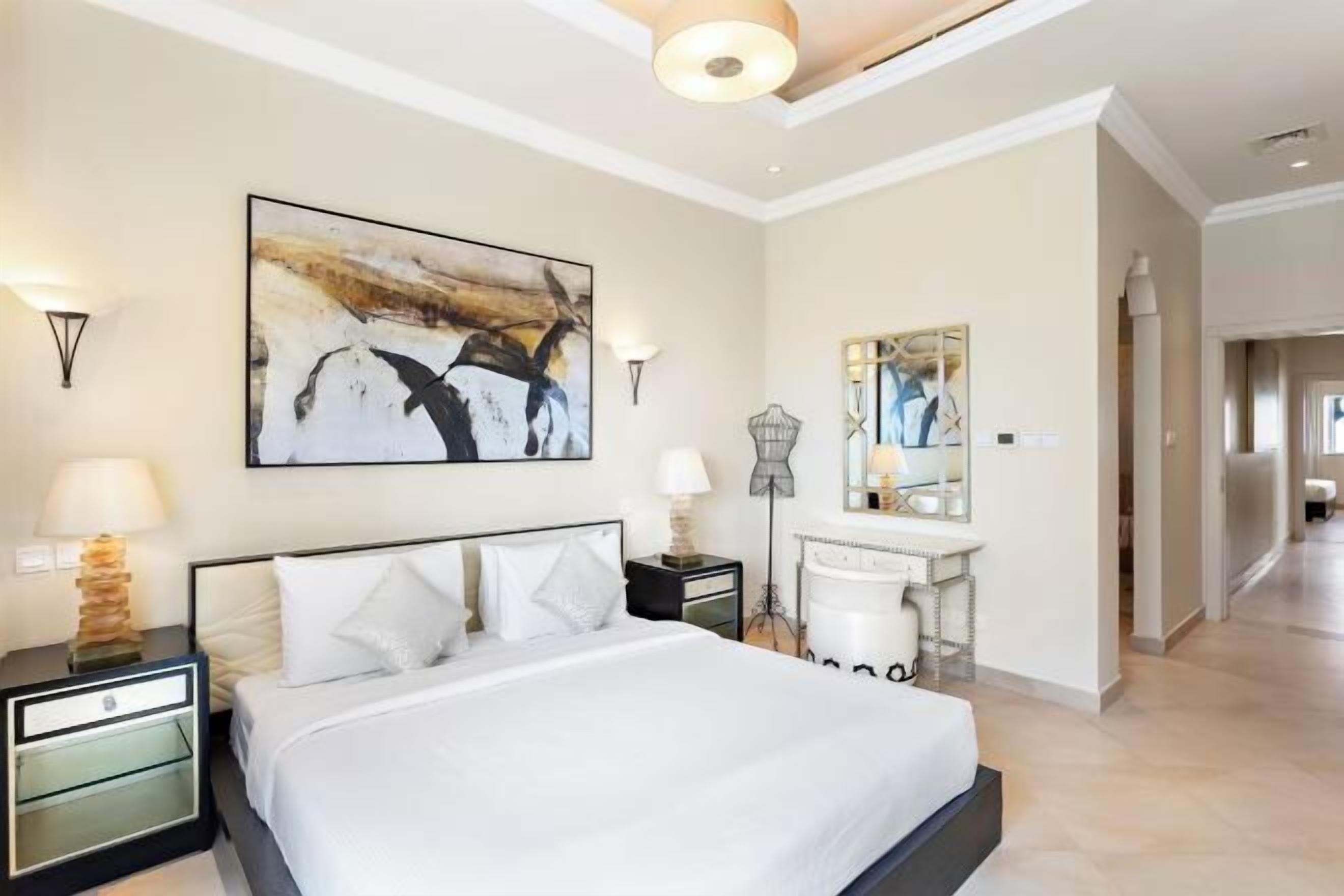 1 bedroom, premium bedding, minibar, in-room safe