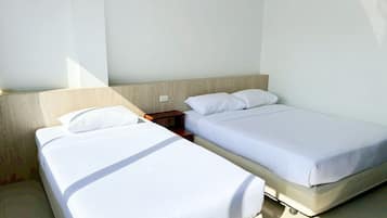 Standard Triple Room | Ruang kerja komputer riba, Wi-fi percuma