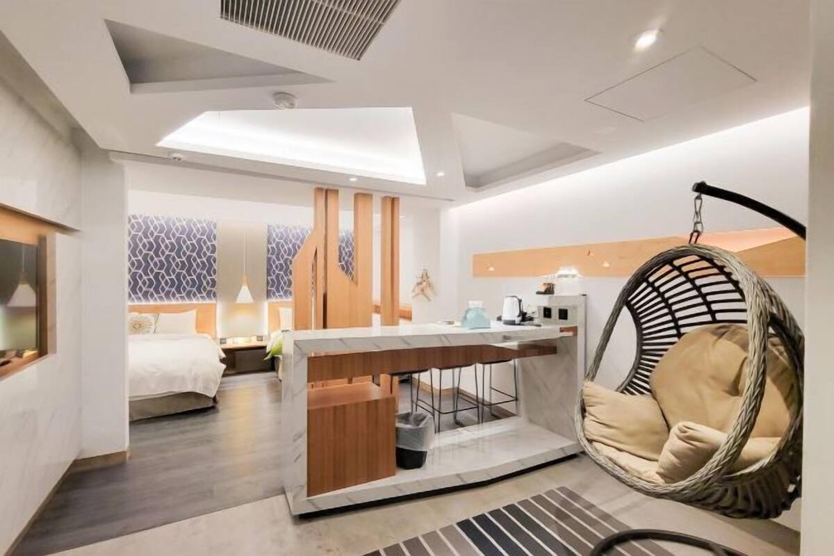 1 bedroom, premium bedding, in-room safe, blackout drapes