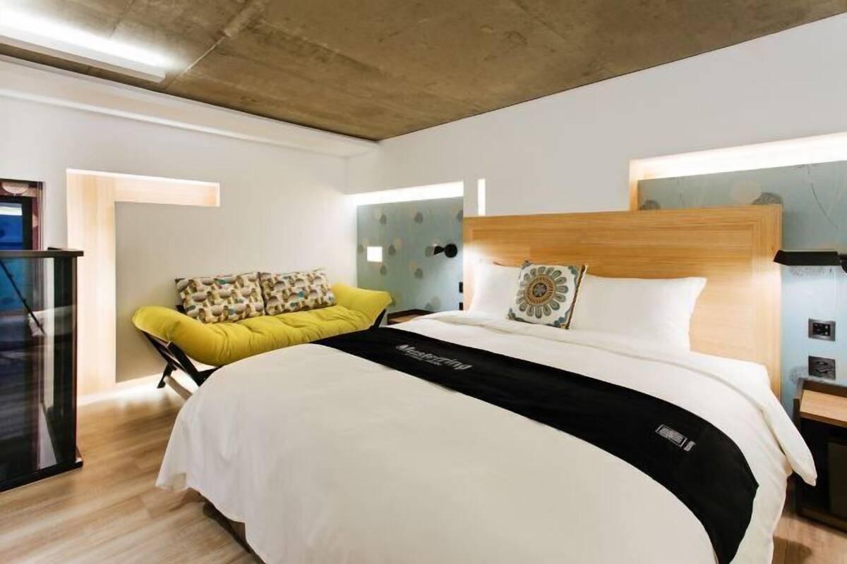 1 bedroom, premium bedding, in-room safe, blackout drapes