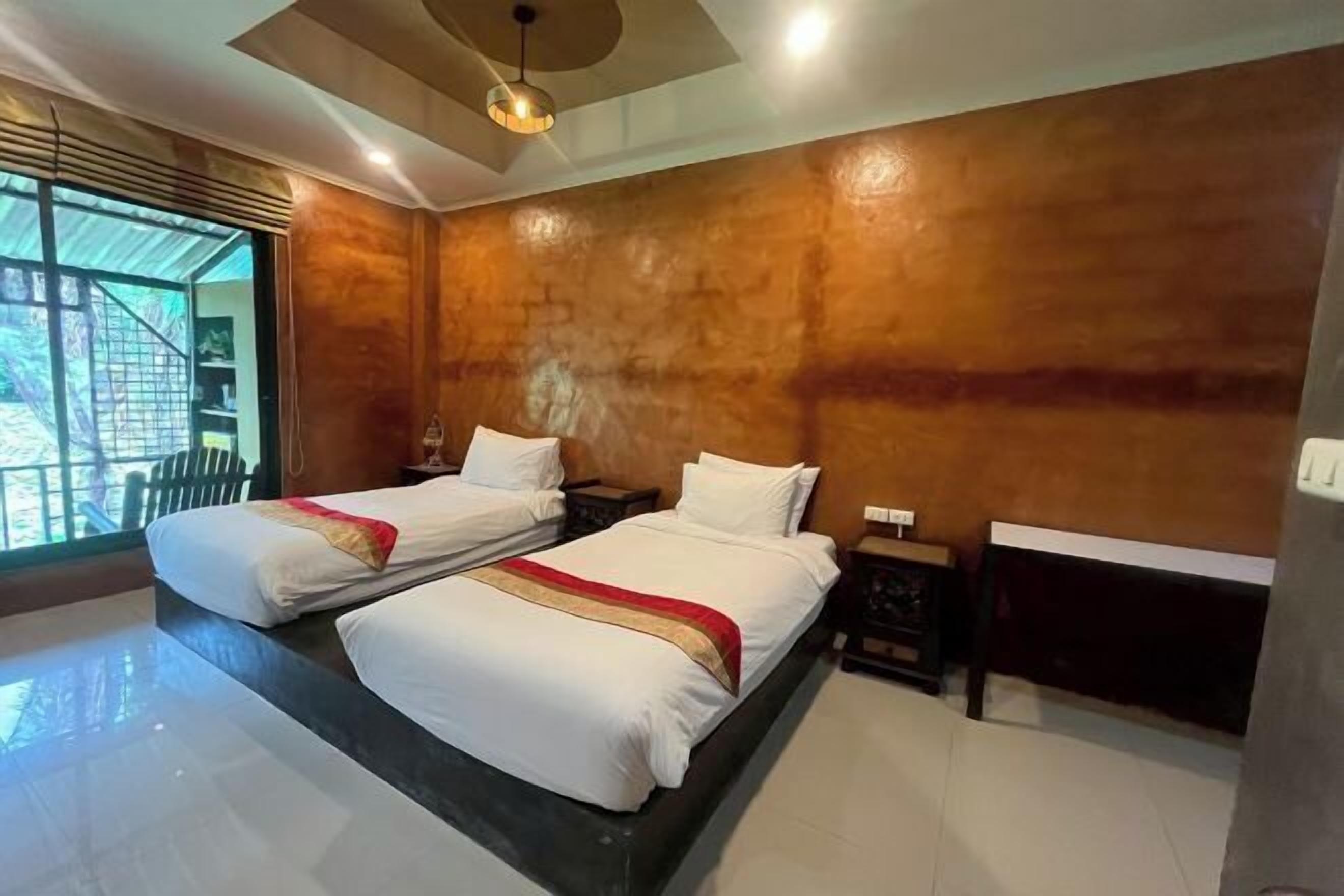 Rollaway beds, free WiFi