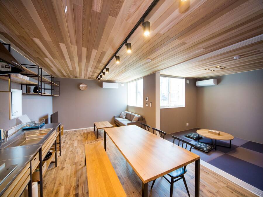 Private Vacation Home 101 | Living area
