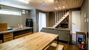 منزل - غرفتا نوم - لغير المدخنين (Private Vacation Home 103) | أغطية فراش متميزة ومكتب وواي فاي مجانًا وملاءات أسرّة