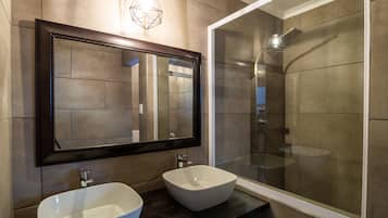 Shower, towels