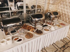 Daily cooked-to-order breakfast for a fee - Grand Opera Hotel (Almaty)