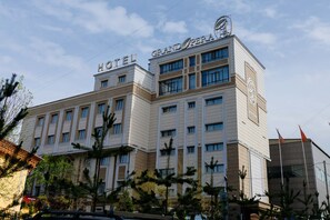 Exterior - Grand Opera Hotel (Almaty)