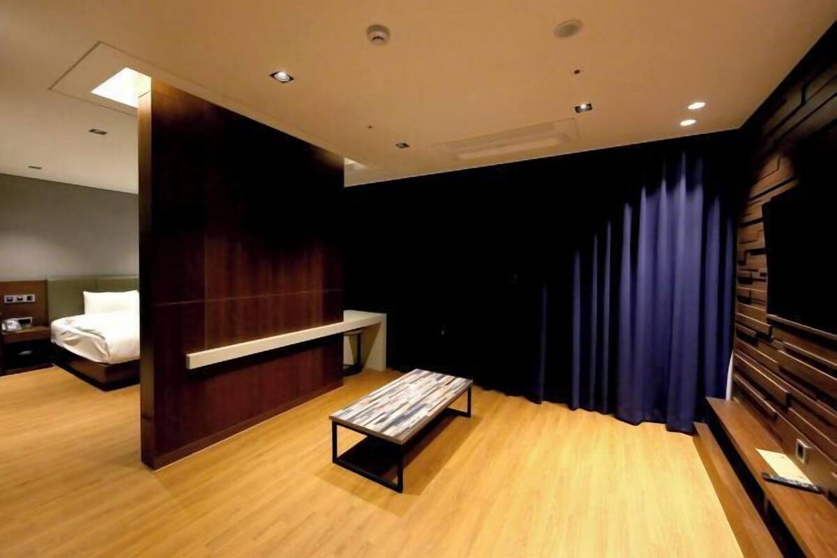 書桌、遮光布/窗簾、隔音、床單