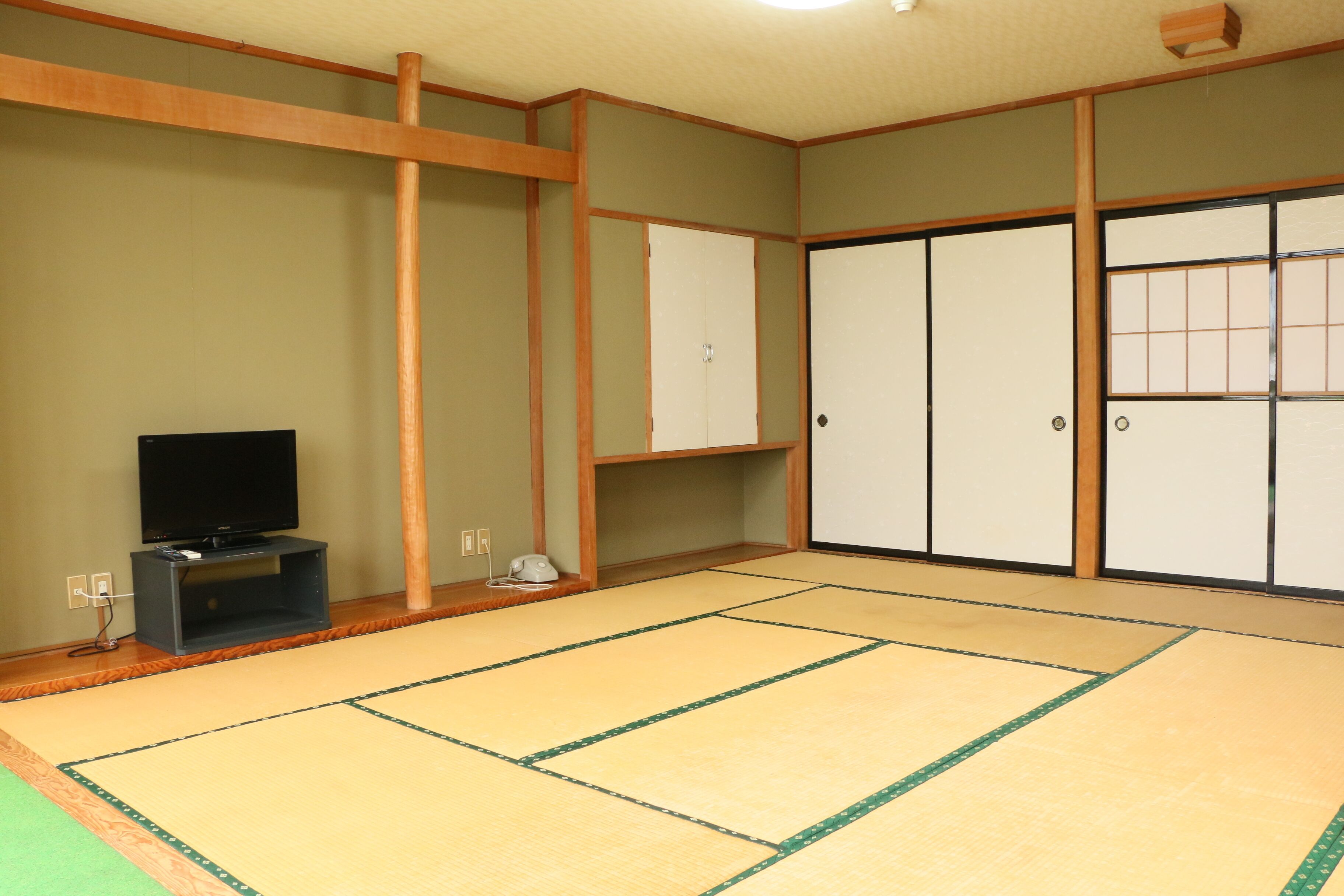 Standard Japanese-Style Room with Shared Bathroom, Smoking | Bed sheets
