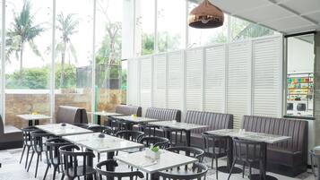 Breakfast, lunch and dinner served