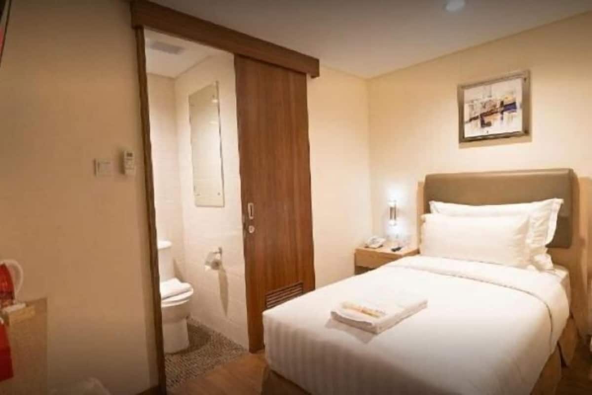Ropa de cama de alta calidad, caja fuerte, escritorio
