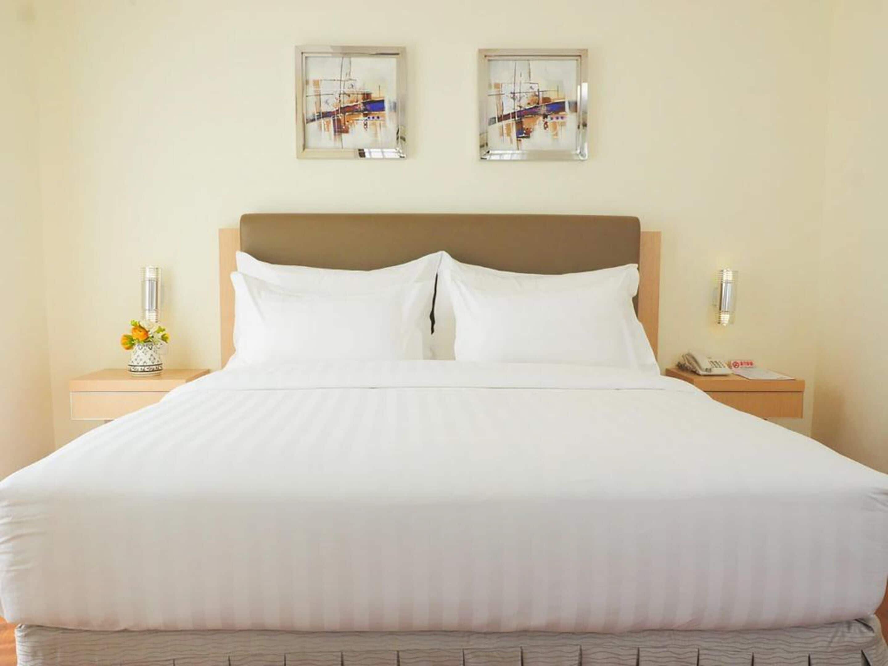 Chambre Deluxe | Literie de qualité supérieure, coffres-forts dans les chambres, bureau