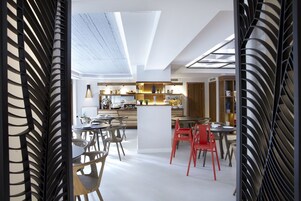 Desayuno buffet todos los días (con cargo)