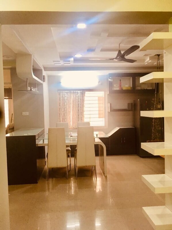 32-inch LED TV with cable channels, TV - Ocean Waves Mom's Guest House (Hyderabad)