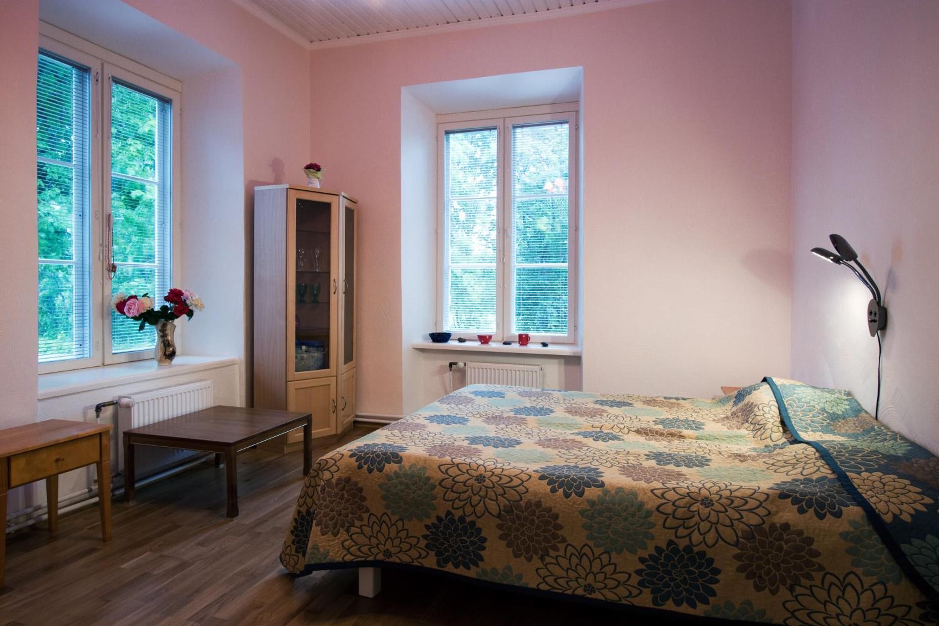 premium bedding, desk, iron/ironing board, rollaway beds