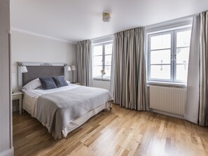 Soundproofing, iron/ironing board, free WiFi, bed sheets