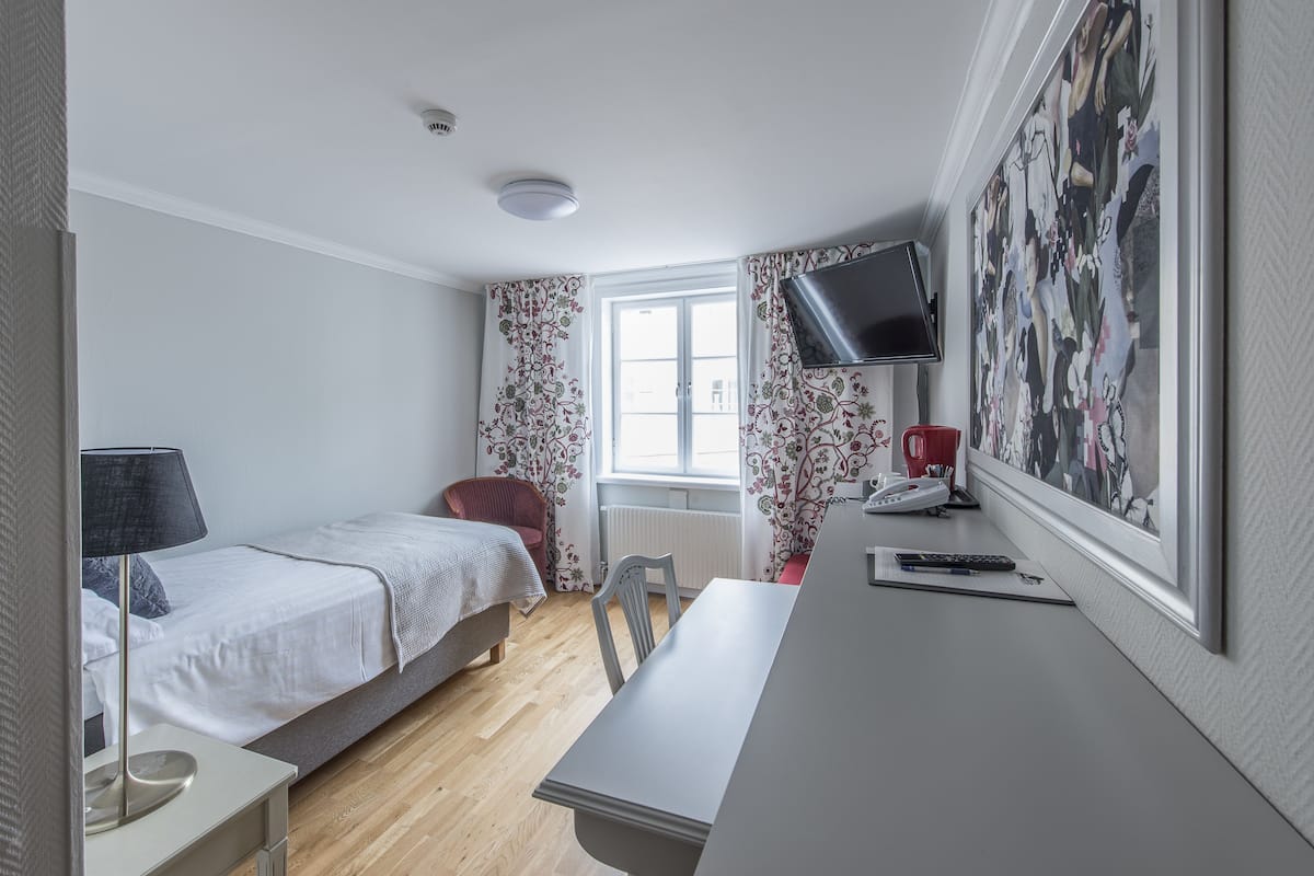Soundproofing, iron/ironing board (on request), WiFi (free), bed sheets