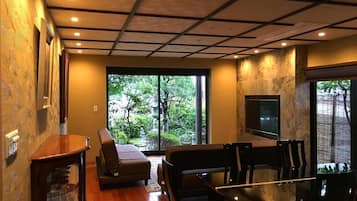 Townhome | Living room | Flat-screen TV, DVD player