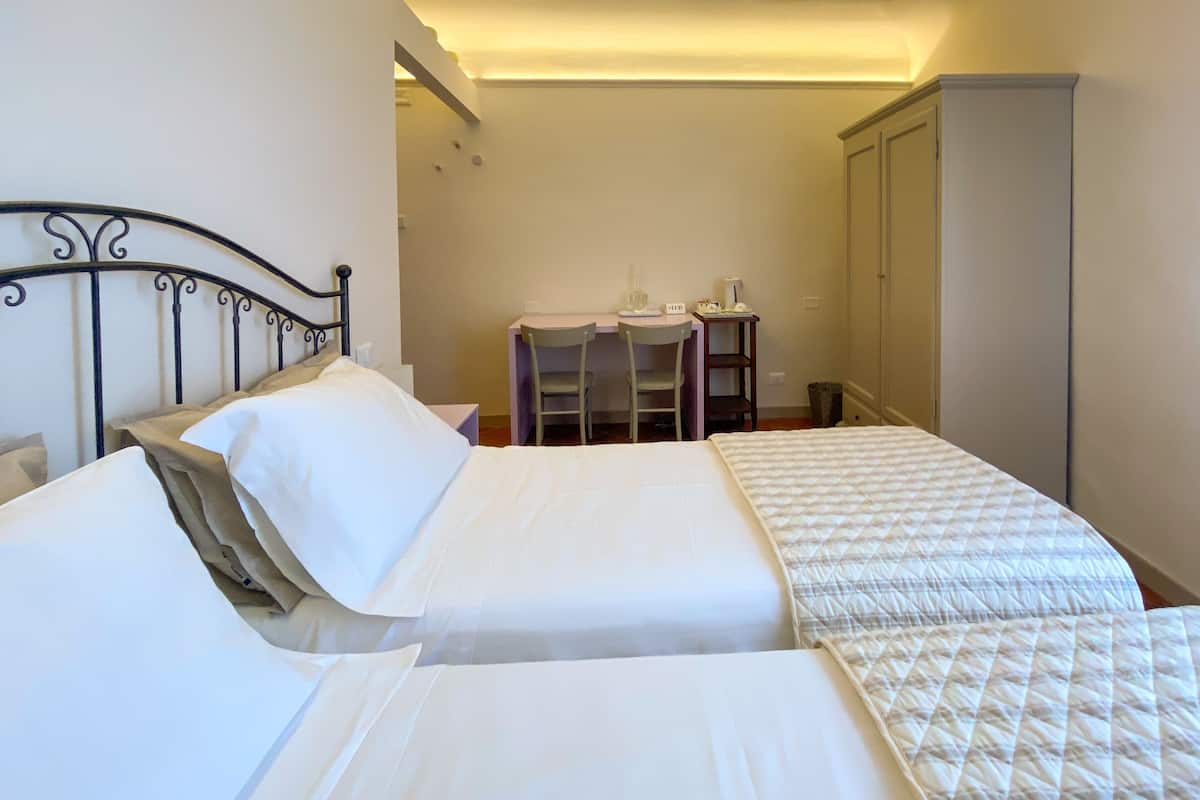 Camera Classic con letto matrimoniale o 2 letti singoli | Biancheria da letto di alta qualità, copriletto in piuma