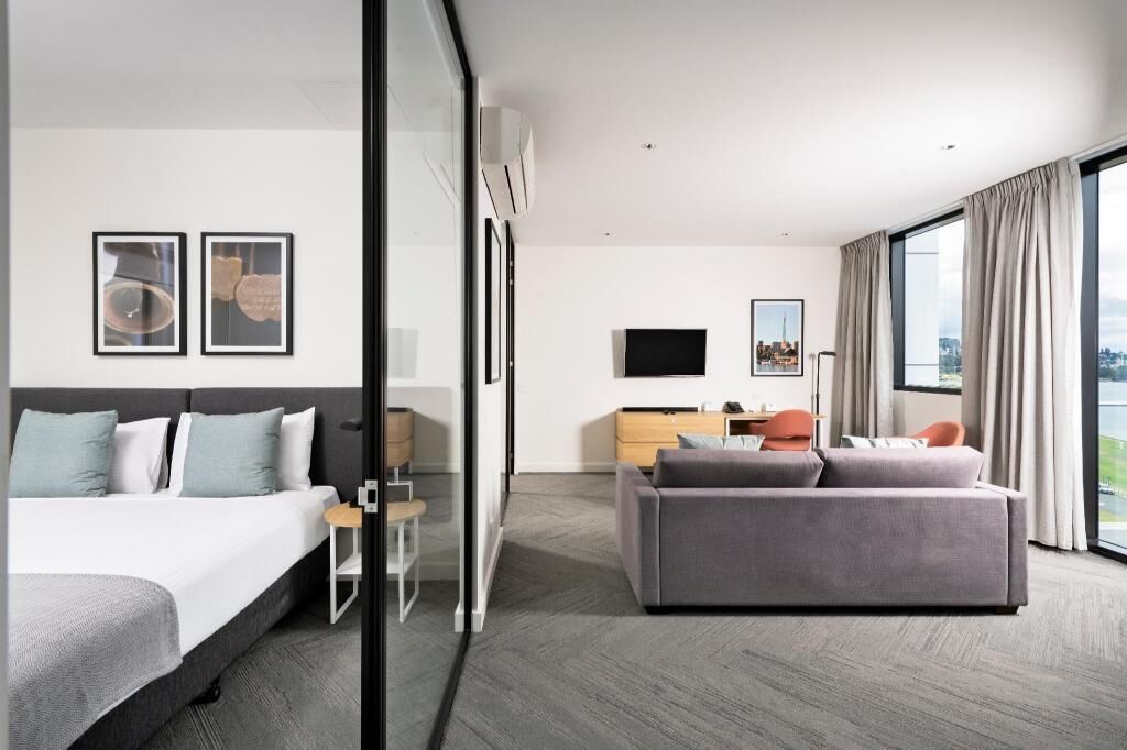 Safe på rommet, individuelt dekorert, individuelt innredet og skrivebord