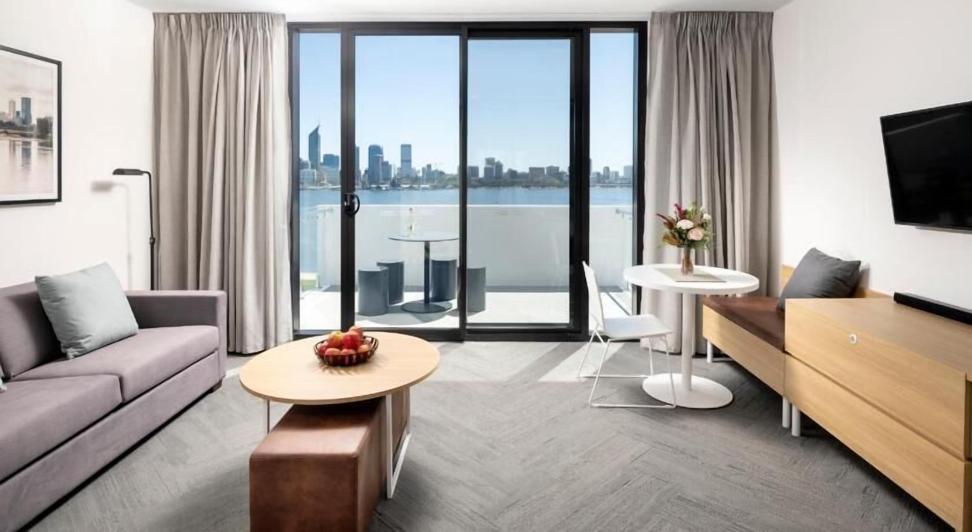 Oppholdsområde | En 40-centimeters Flatskjerm-TV med digitale kanaler samt TV