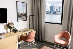 In-room safe, individually decorated, individually furnished, desk - Quest South Perth Foreshore (South Perth)