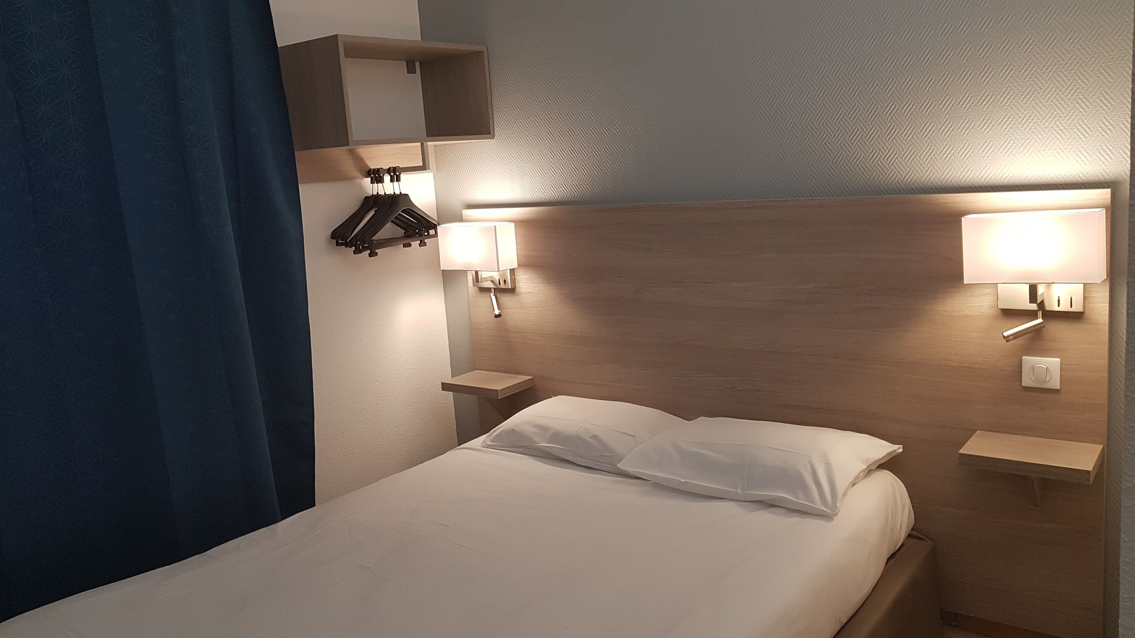 double room | soundproofing, free wifi, bed sheets