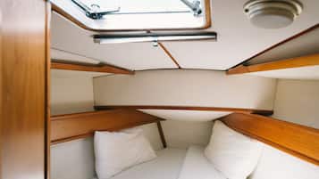3 chambres, rideaux occultants, chambres insonorisées, draps fournis