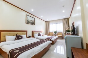 Familieværelse | Minibar, skrivebord, gratis Wi-Fi